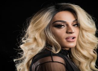 Pabllo Vittar mostra nova prótese de silicone: “É muito natural”