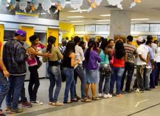 Demora em fila de banco não gera dano moral individual para consumidor, decide Quarta Turma