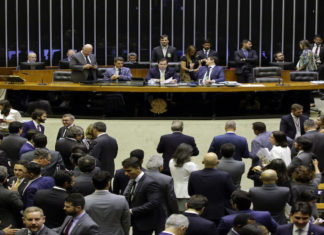 Plenário pode votar hoje projeto que tipifica crime de assédio moral no trabalho