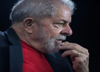 Lula diz à PF que não incitou ninguém a invadir triplex do Guarujá