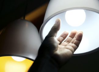 Bandeira tarifária da conta de luz continua verde em março
