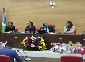 Durante homenagem às mulheres na ALE, presidente anuncia projeto que proíbe contratação de condenados pela Lei Maria da Penha