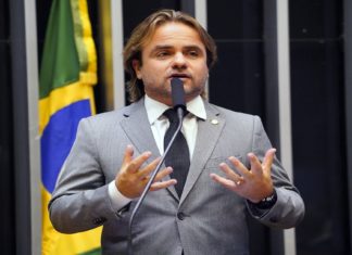 Proposta torna obrigatória instalação de telas ou redes de proteção ao longo de pontes e viadutos