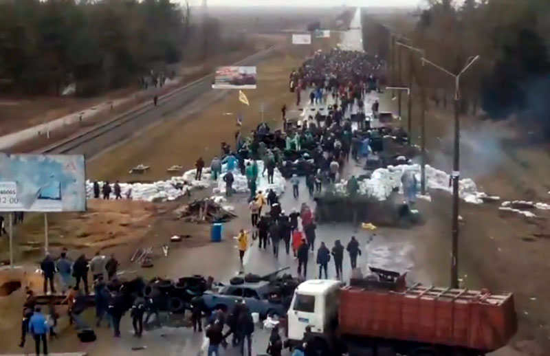 Trabalhadores-de-usinas-nucleares-bloqueiam-acesso