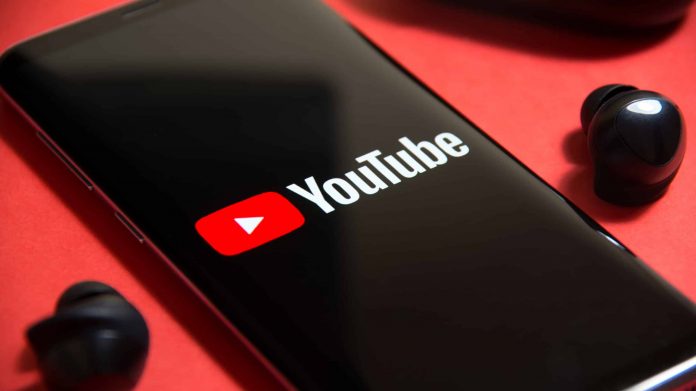 Warsaw,,Poland,-,10.06.2020:,Youtube,App,On,The,Smartphone.,Youtube