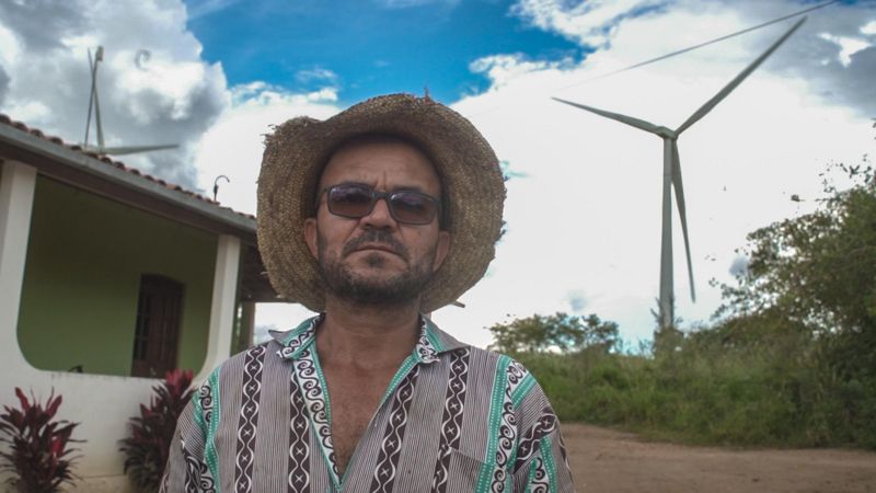 O agricultor José Salgado convive diariamente com o barulho de 11 torres