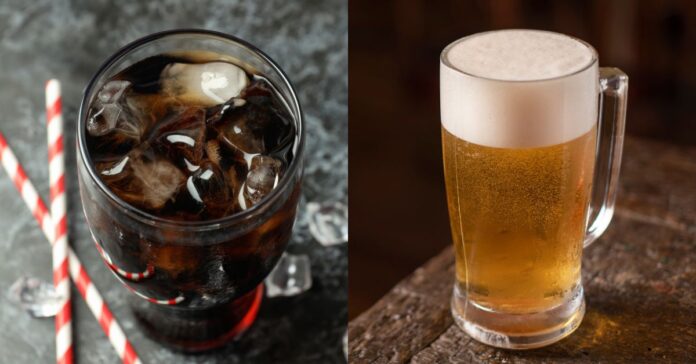 Refrigerante e cerveja em comparação nutricional Copo de refrigerante com gelo ao lado de caneca de cerveja em comparação sobre impactos à saúde