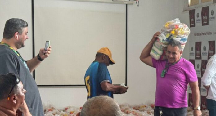 Entrega de cestas básicas e kits de higiene aos Trabalhadores Portuários Avulsos em Porto Velho.