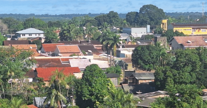 Mutirão de regularização fundiária beneficia centenas no Costa e Silva