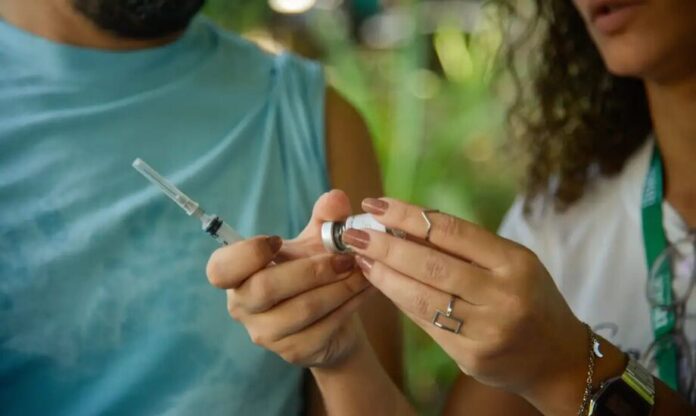 Doenças preveníveis como sarampo e meningite voltam a afetar populações em 2025