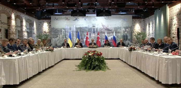 Primeira reunião direta desde 2022 visa paz entre Rússia e Ucrânia