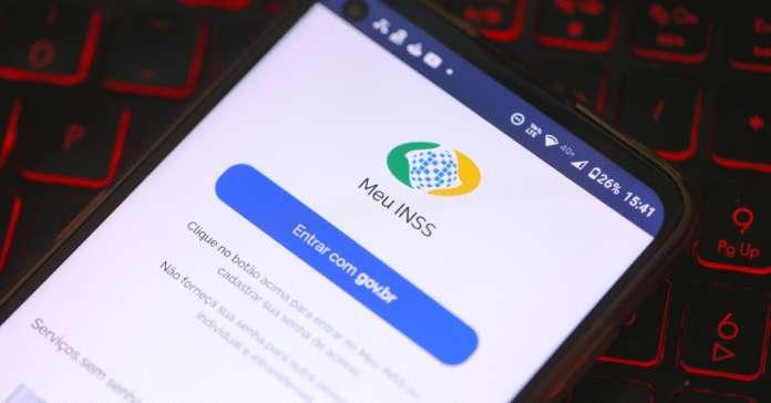 INSS cumpre ordem do TCU e bloqueia novos descontos de consignados