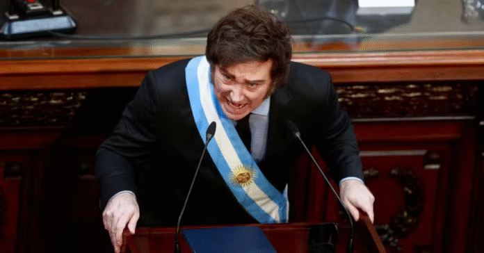 Decreto de Milei endurece regras de imigração na Argentina