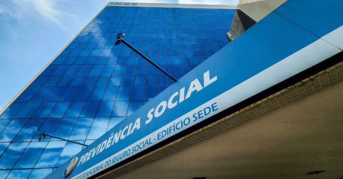 Esquema no INSS pagava mesadas mensais a parlamentares envolvidos