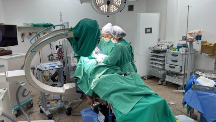 Cirurgias de quadril são retomadas no HRC com nova contratação