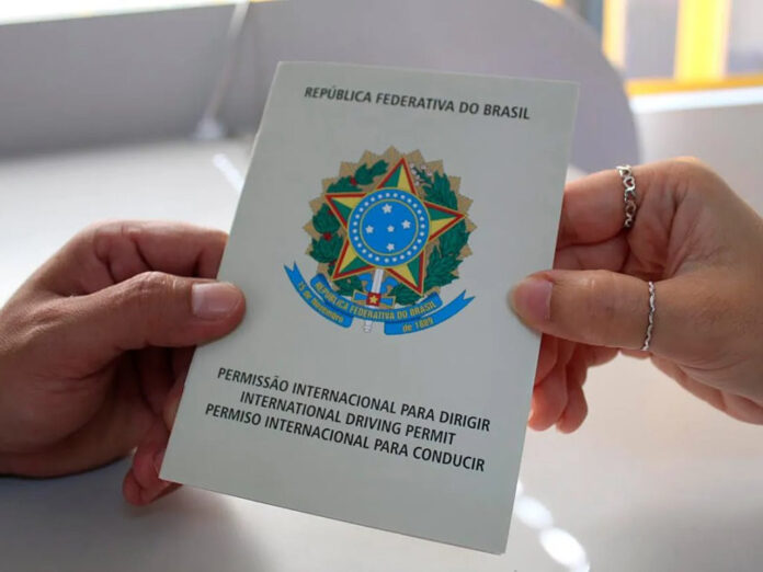 Permissão Internacional para Dirigir pode ser feita online ou presencial