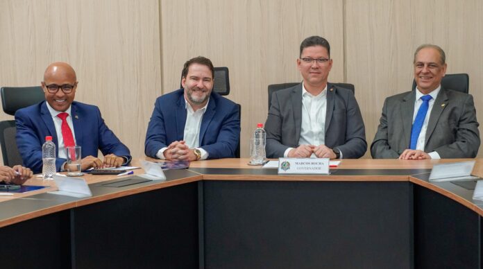 Autoridades reunidas pela união entre os Poderes em Rondônia