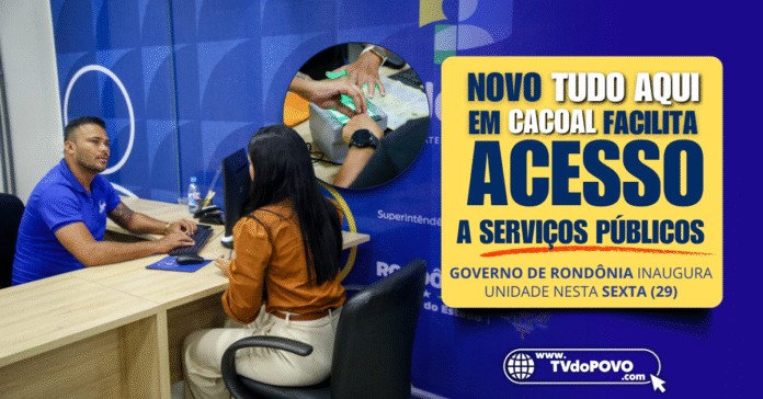 Funcionário do Tudo Aqui em Cacoal atende cidadã em novo posto de serviços públicos do Governo de Rondônia