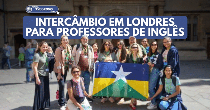 Professores da rede pública de Rondônia posam com bandeira do estado durante intercâmbio em Londres