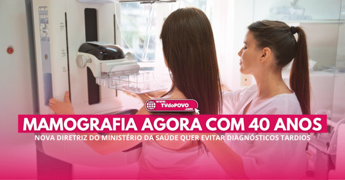 Mulher realiza mamografia sob orientação médica, com destaque para nova diretriz do SUS a partir dos 40 anos.