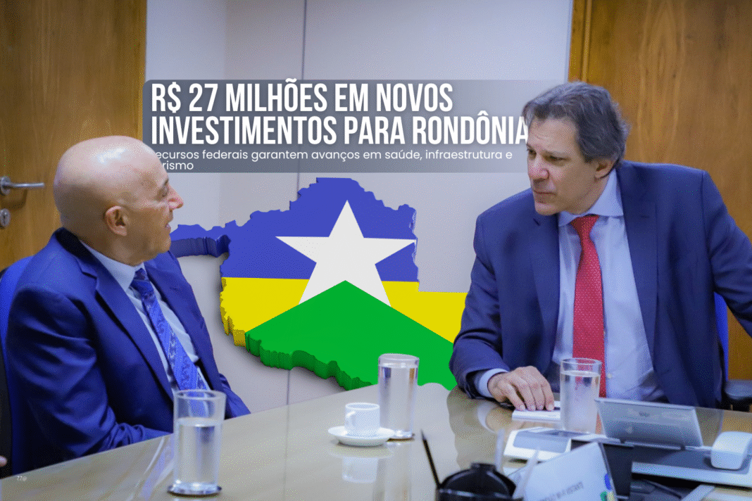 Confúcio Moura e ministro durante reunião sobre investimentos federais para Rondônia, com mapa do estado ao fundo.