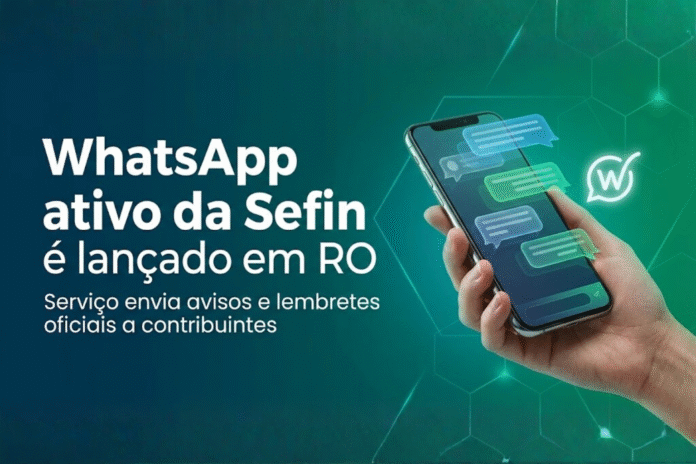 Arte mostra mão segurando celular com mensagens flutuando, representando o WhatsApp ativo da Sefin em Rondônia.