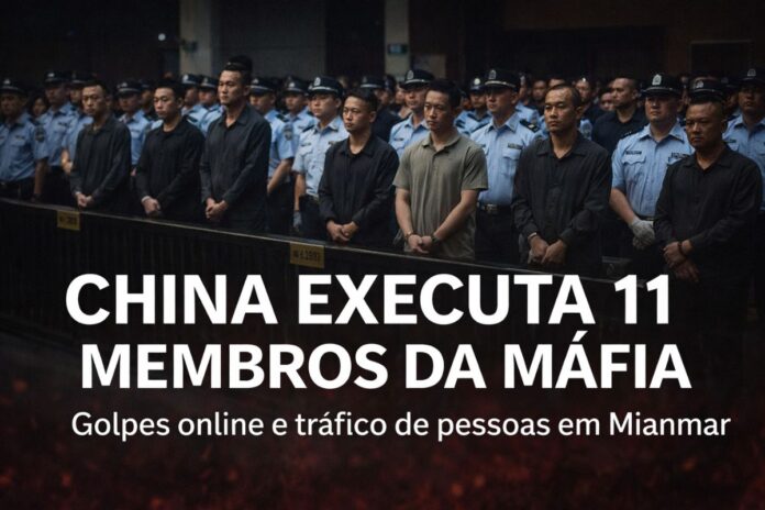 Membros de máfia chinesa durante julgamento que resultou na execução de 11 envolvidos em golpes online e tráfico humano